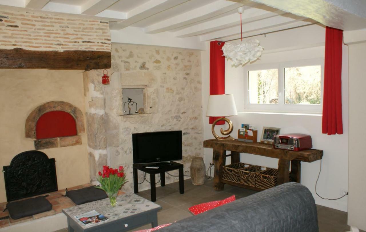 La Chaine Saint-Jean-du-Bois Esterno foto
